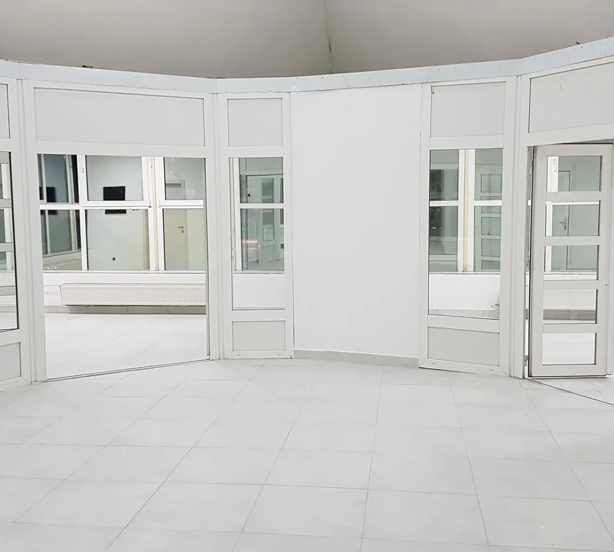 Lokal / Zyrë • 140m2