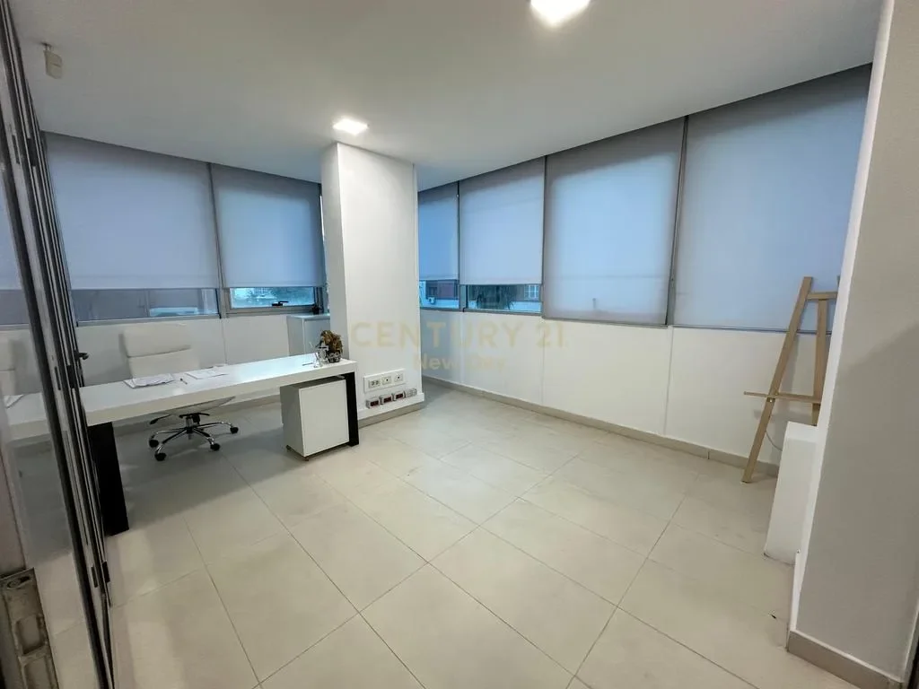 Lokal / Zyrë • 86m2