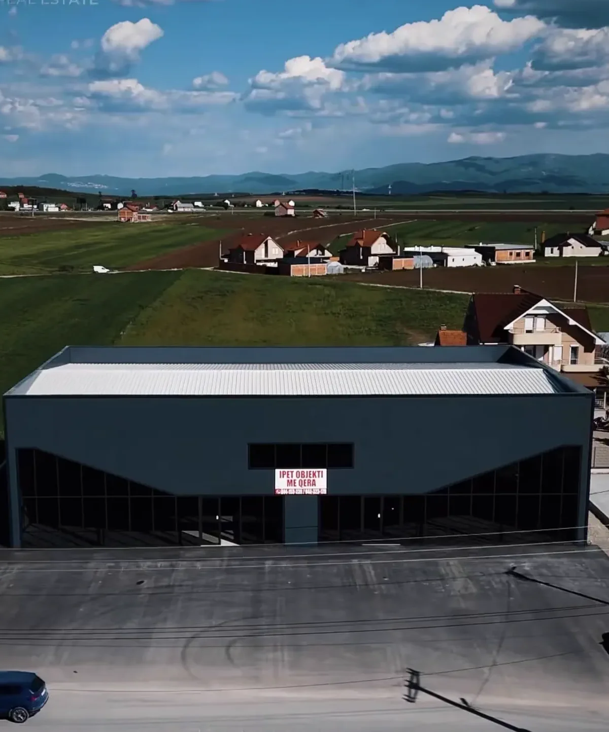 Warehouse / Depot • 727m²