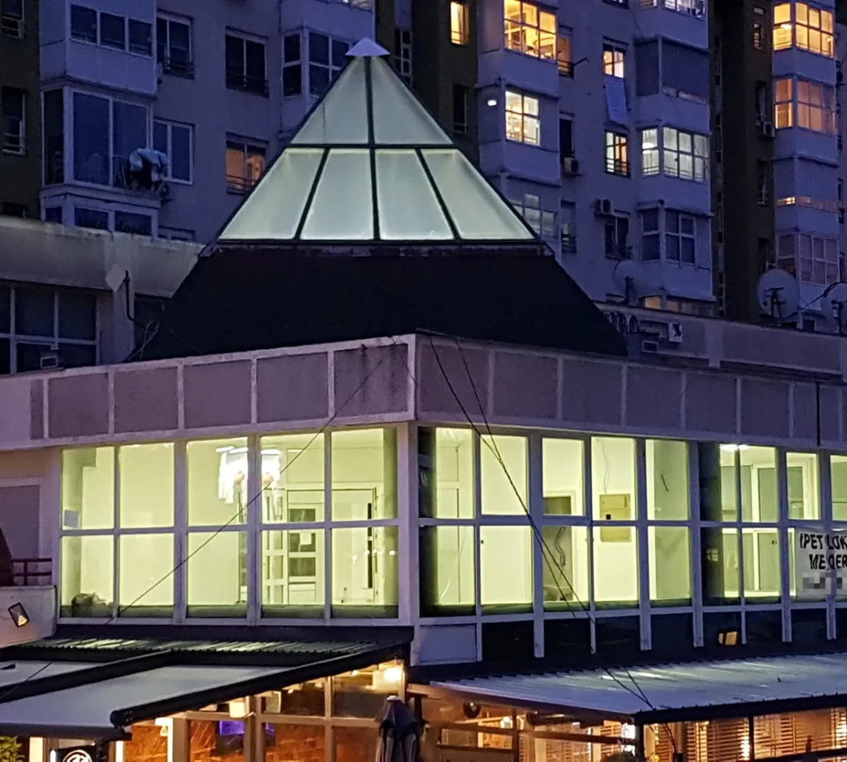Lokal / Zyrë • 140m2 2