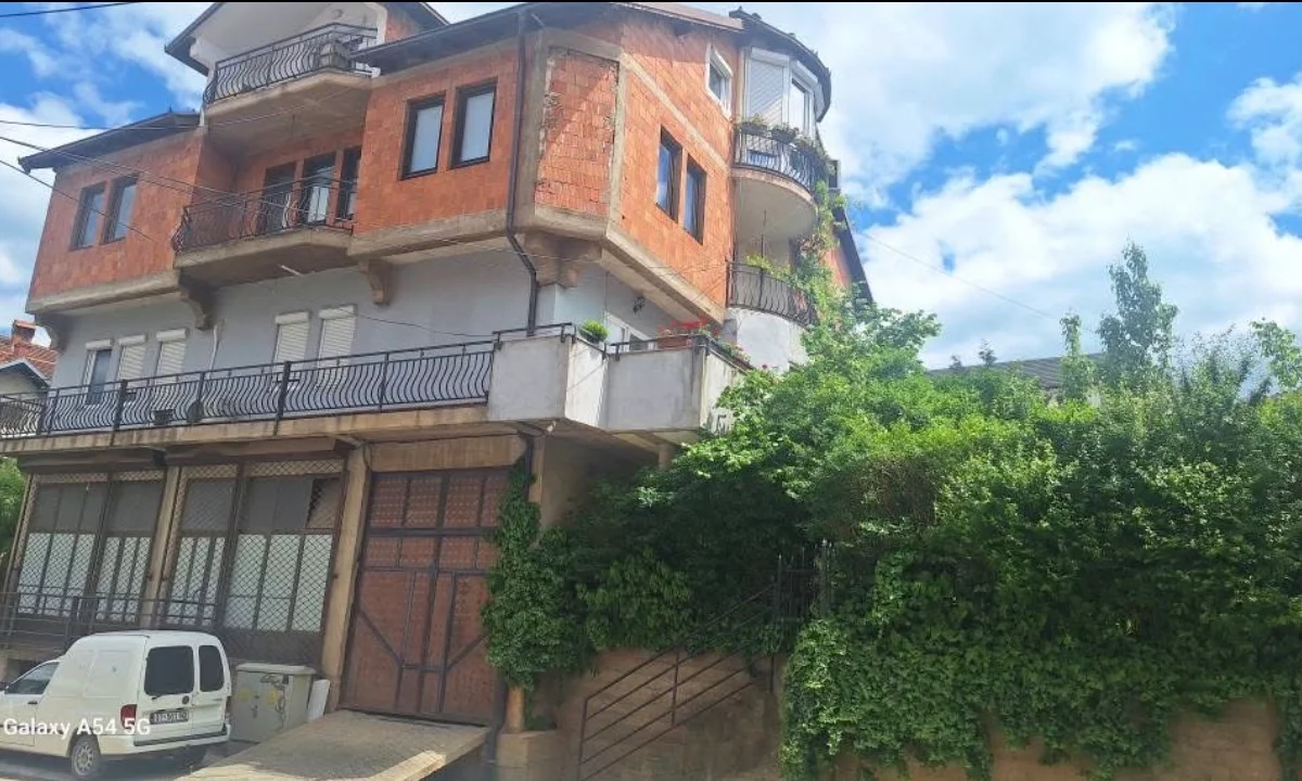 Shtëpi • 53.45m²