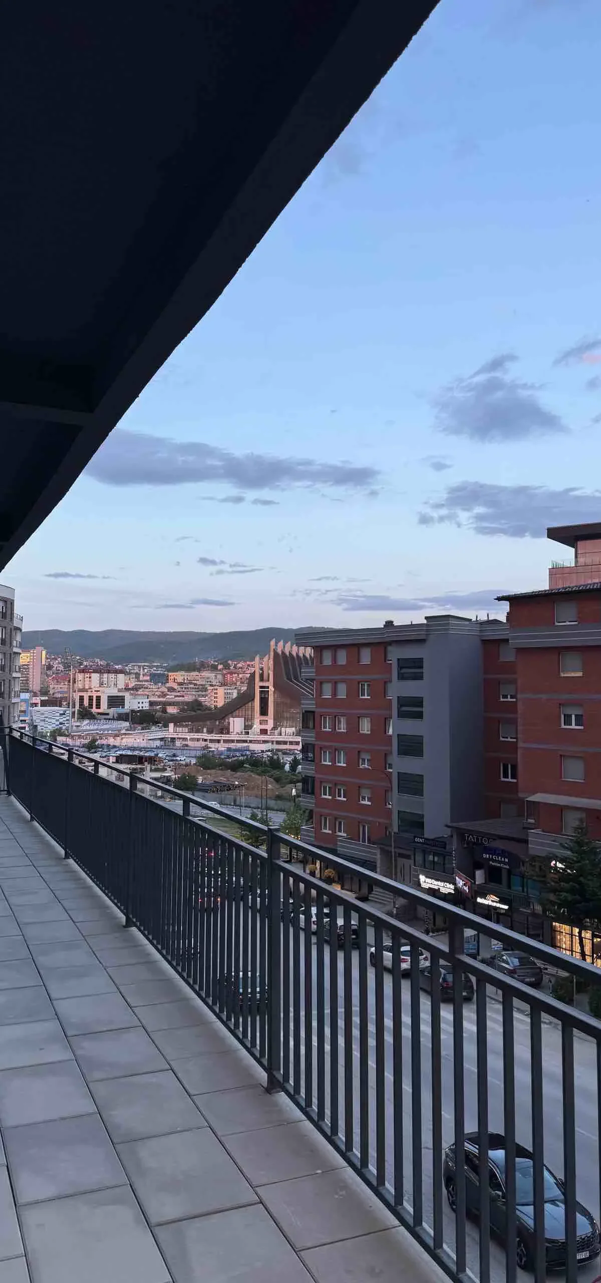 Commercial & Office • 599m2 2