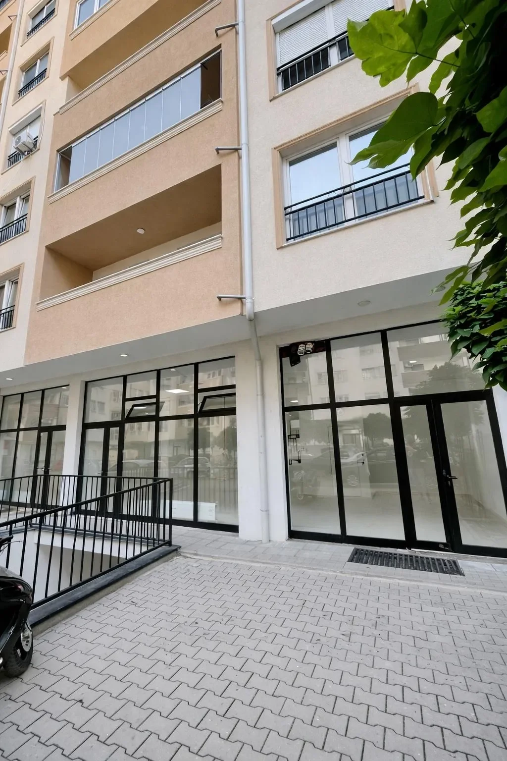Lokal / Zyrë • 210.47m2 2
