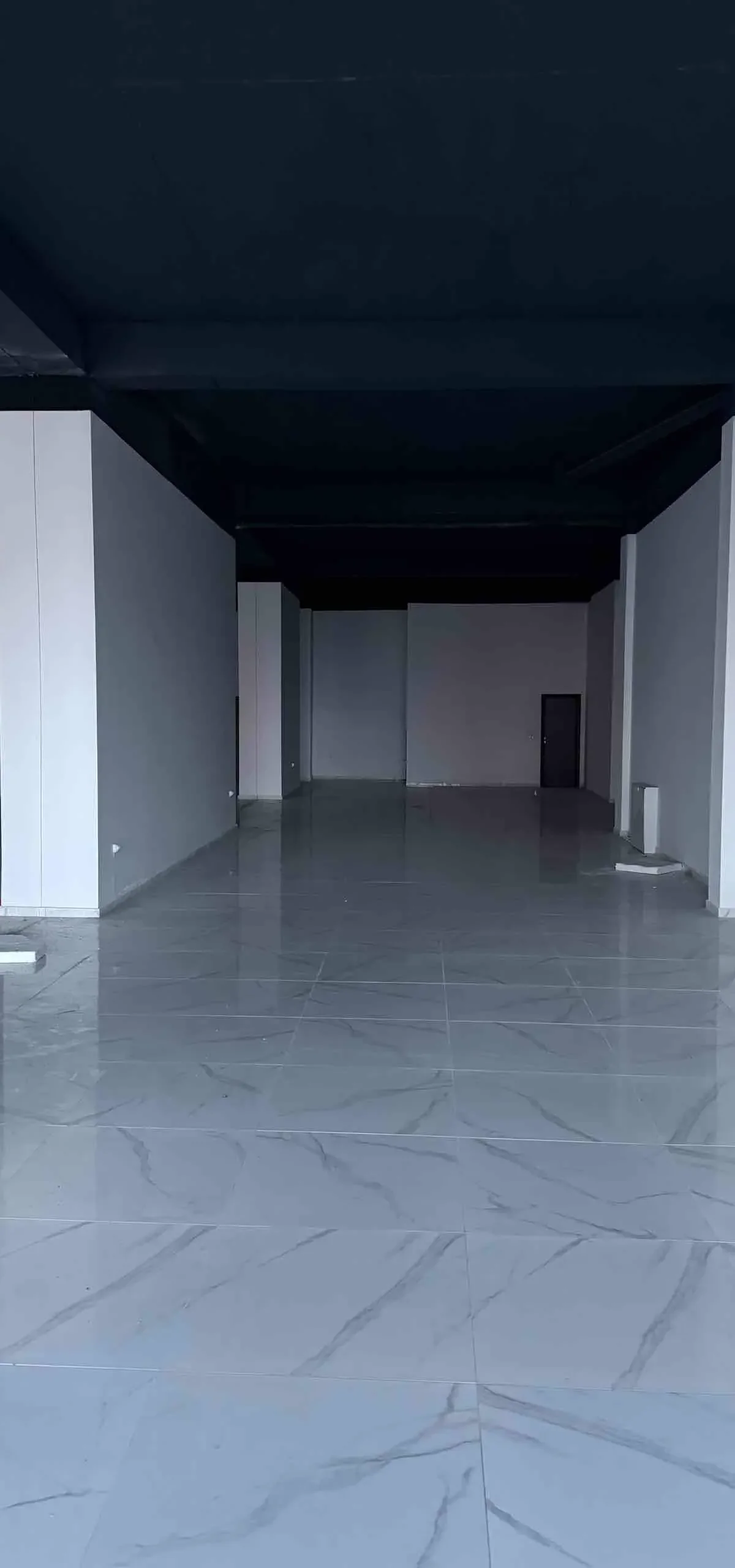 Commercial & Office • 599m2 4